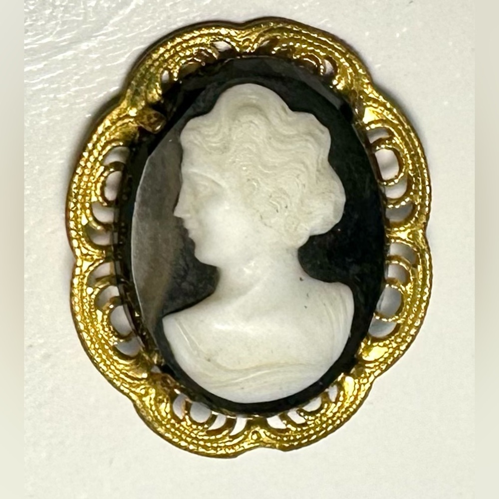 Vintage Brooch Pendant